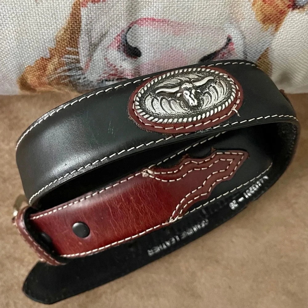 NOCONA Western Leather Belt with Silver Tone Longhorn Conchos Size 26 - Picture 1 of 15